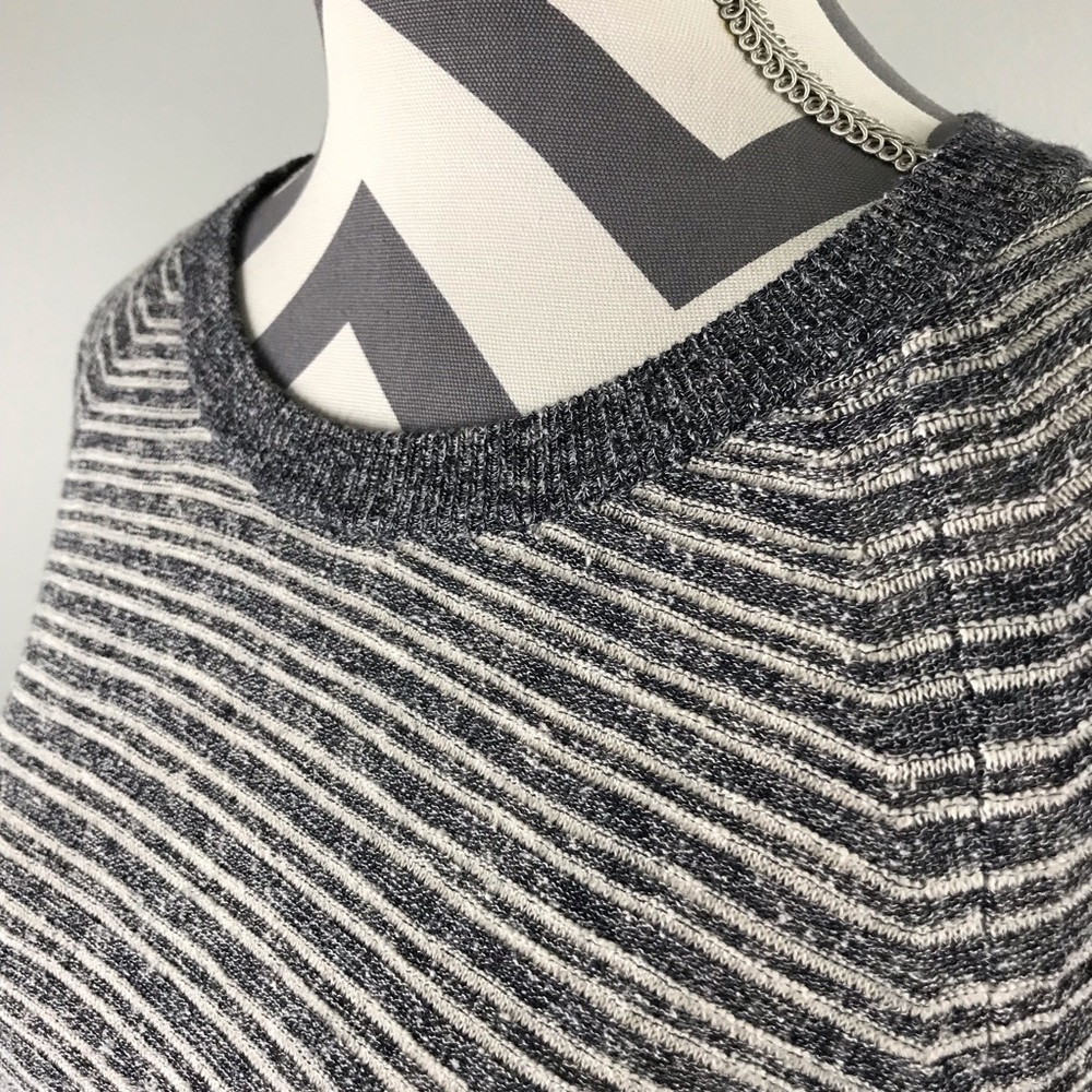 ❌SOLD❌ Billy Reid Soft Crewneck Silk Light Sweater - Picture 6 of 8